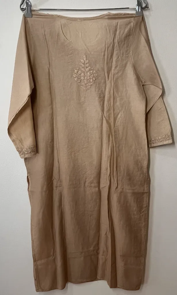 Long Kurti - Ryon Cotton Lucknawi Chikankari - Shaded Smoky Taupe - pic3.webp